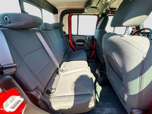 Used 2022 Jeep Gladiator Sport image 24