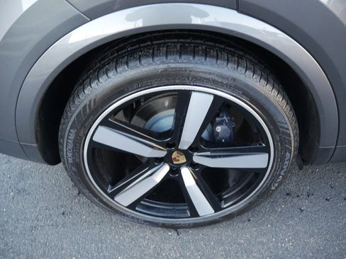 Used 2024 Porsche Cayenne image 14