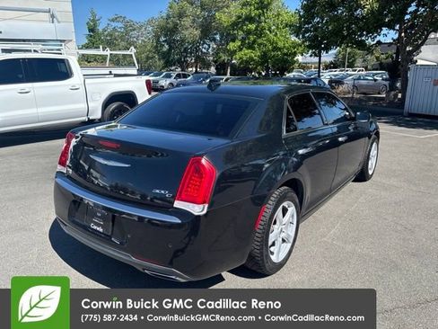 Used 2015 Chrysler 300 C Platinum w/ Harman/Kardon Audio Group AWD/4WD image 8