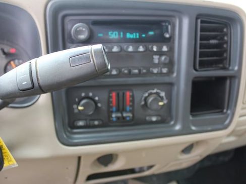 Used 2006 Chevrolet Silverado 2500 LT w/ Heavy-Duty Power Package AWD/4WD image 17