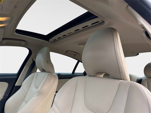 Used 2017 Volvo S60 T5 Inscription Platinum w/ Climate Package image 16