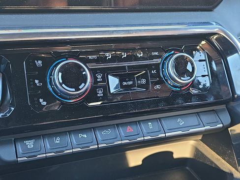 Used 2026 GMC Sierra 2500 Denali Ultimate image 19