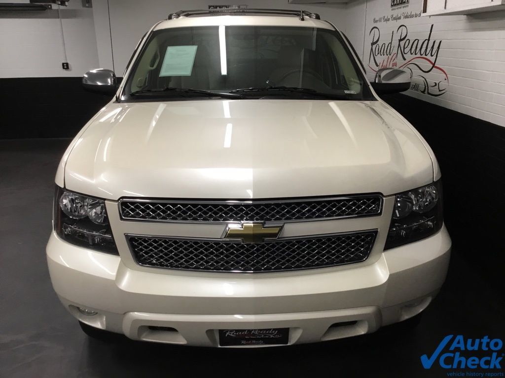Used 2011 Chevrolet Avalanche LTZ AWD/4WD image 4