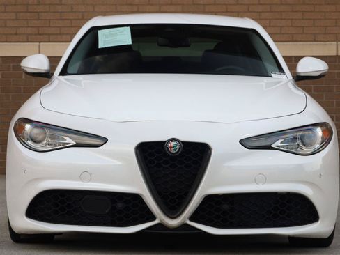Used 2017 Alfa Romeo Giulia Ti w/ TI 19" Sport Package RWD image 6