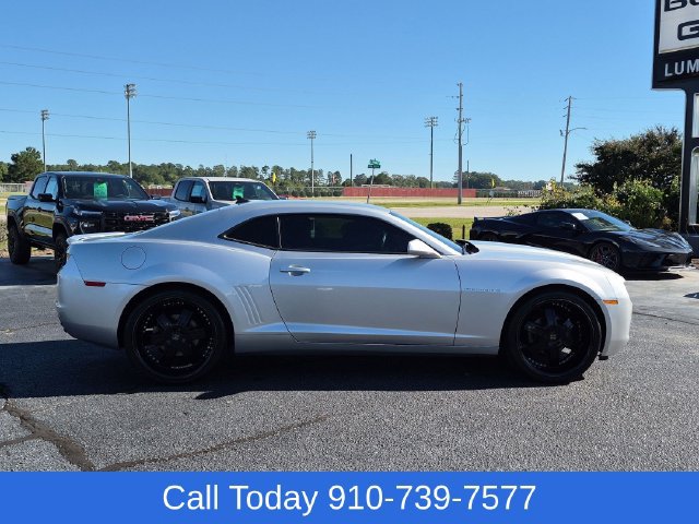 Used 2010 Chevrolet Camaro LT RWD image 2