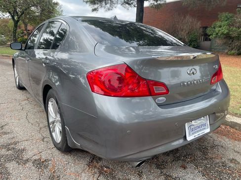 Used 2013 INFINITI G37 Journey w/ Premium Pkg image 3