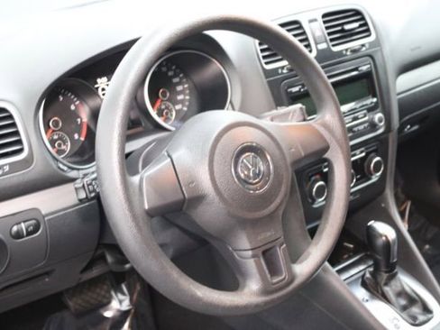 Used 2014 Volkswagen Golf 2.5L image 9