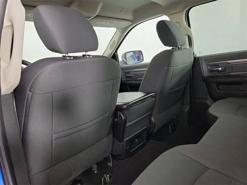 Used 2022 RAM 1500 Classic SLT image 12