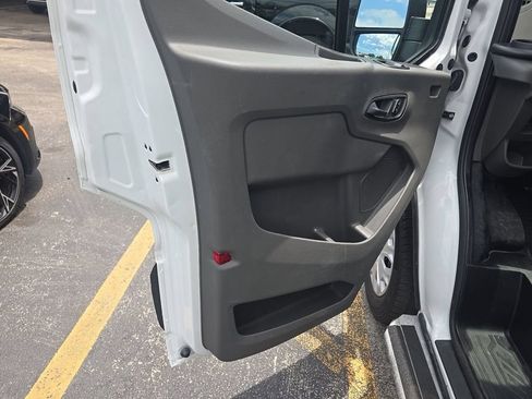 Used 2025 Ford Transit 250 Low Roof w/ Exterior Upgrade Package RWD image 9