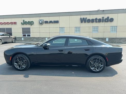 New 2027 Dodge Charger R/T w/ Driver Convenience Group AWD/4WD image 8