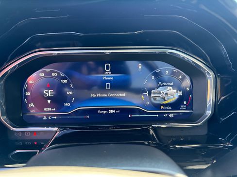 Used 2025 Chevrolet Silverado 3500 LT w/ Convenience Package image 10