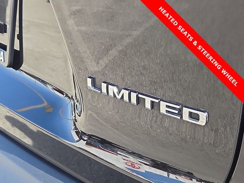 Used 2021 Jeep Cherokee Limited w/ Elite Package image 8