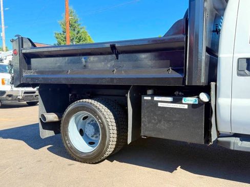 Used 2016 Ford F550 4x4 Crew Cab Super Duty w/ Power Equipment Group image 5