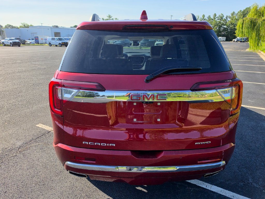 Used 2021 GMC Acadia Denali w/ Denali Ultimate Package AWD/4WD image 16