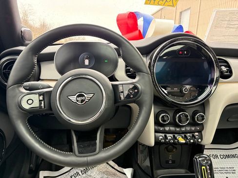 Used 2024 MINI Cooper SE image 28
