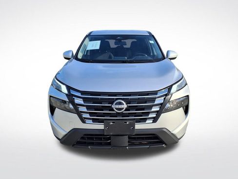 Used 2025 Nissan Rogue SV AWD/4WD image 2