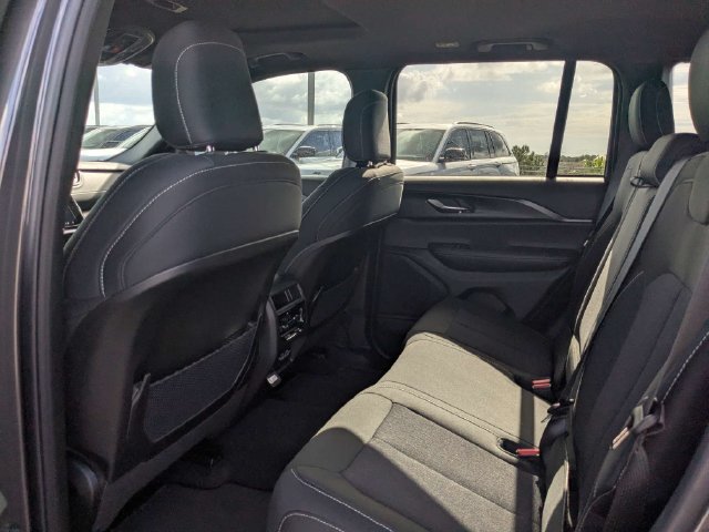 New 2026 Jeep Grand Cherokee Laredo X RWD image 15