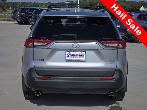 Used 2024 Toyota RAV4 XLE Premium image 7