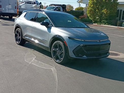 New 2026 Chevrolet Equinox EV RS image 3