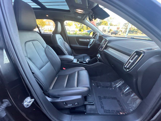 Used 2026 Volvo XC40 B5 Plus AWD/4WD image 15