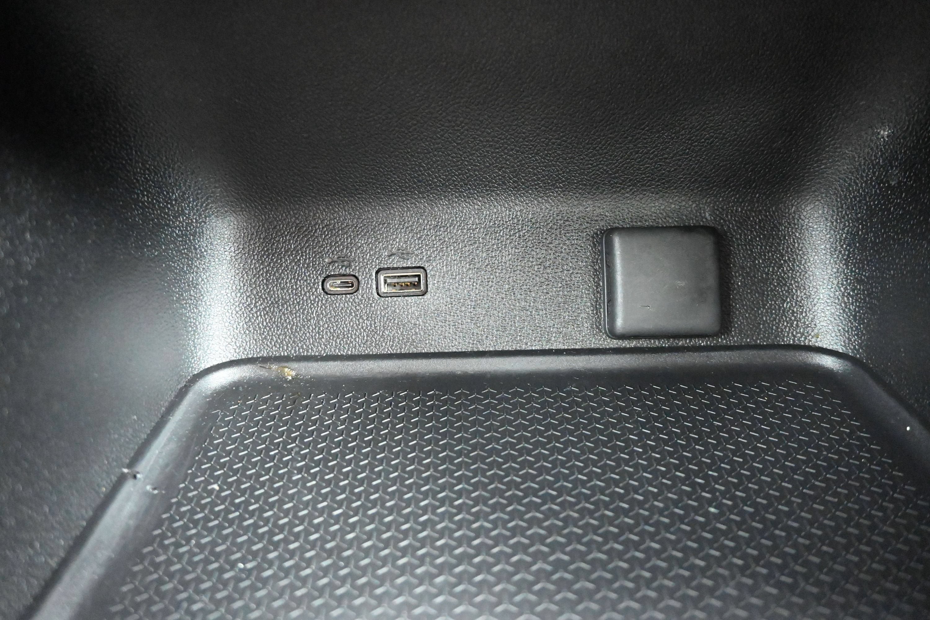 Certified 2024 Chevrolet Traverse LS FWD image 21