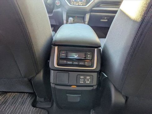 Certified 2024 Subaru Ascent Premium w/ Convenience Package image 13