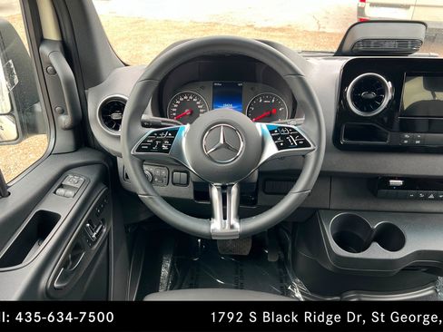 Used 2025 Mercedes-Benz Sprinter 2500 image 12