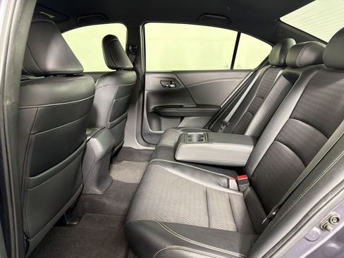 Used 2016 Honda Accord Sport image 19
