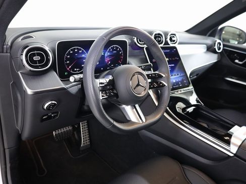 Certified 2025 Mercedes-Benz GLC 300 4MATIC image 25