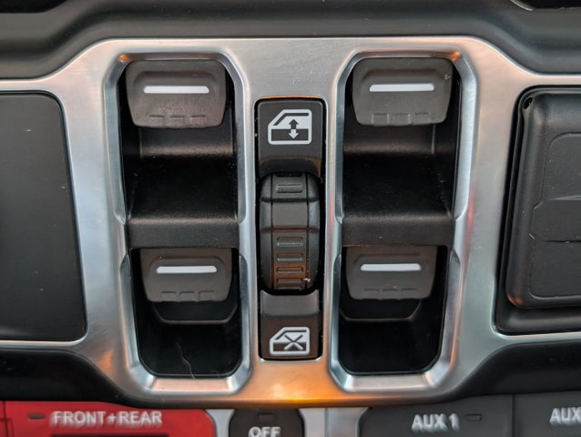 Used 2021 Jeep Wrangler Unlimited Rubicon AWD/4WD image 22