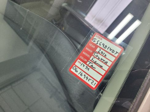 Used 2016 Toyota Sienna XLE w/ XLE Navigation Package FWD image 30