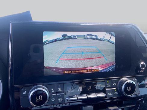 Used 2023 Toyota Highlander XSE FWD image 27