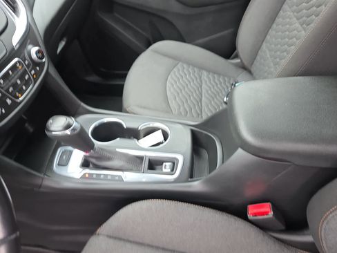 Used 2021 Chevrolet Equinox LT AWD/4WD image 12