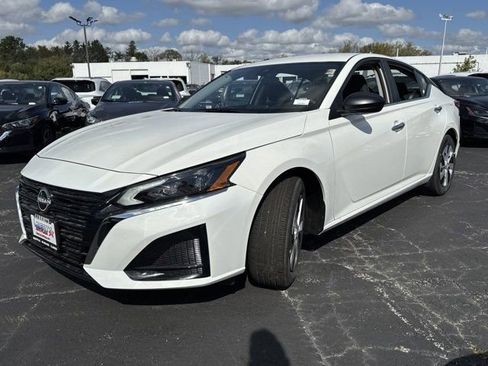 Used 2025 Nissan Altima 2.5 S image 32