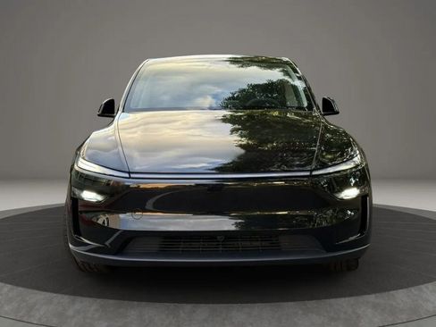 Used 2026 Tesla Model Y Long Range RWD image 5