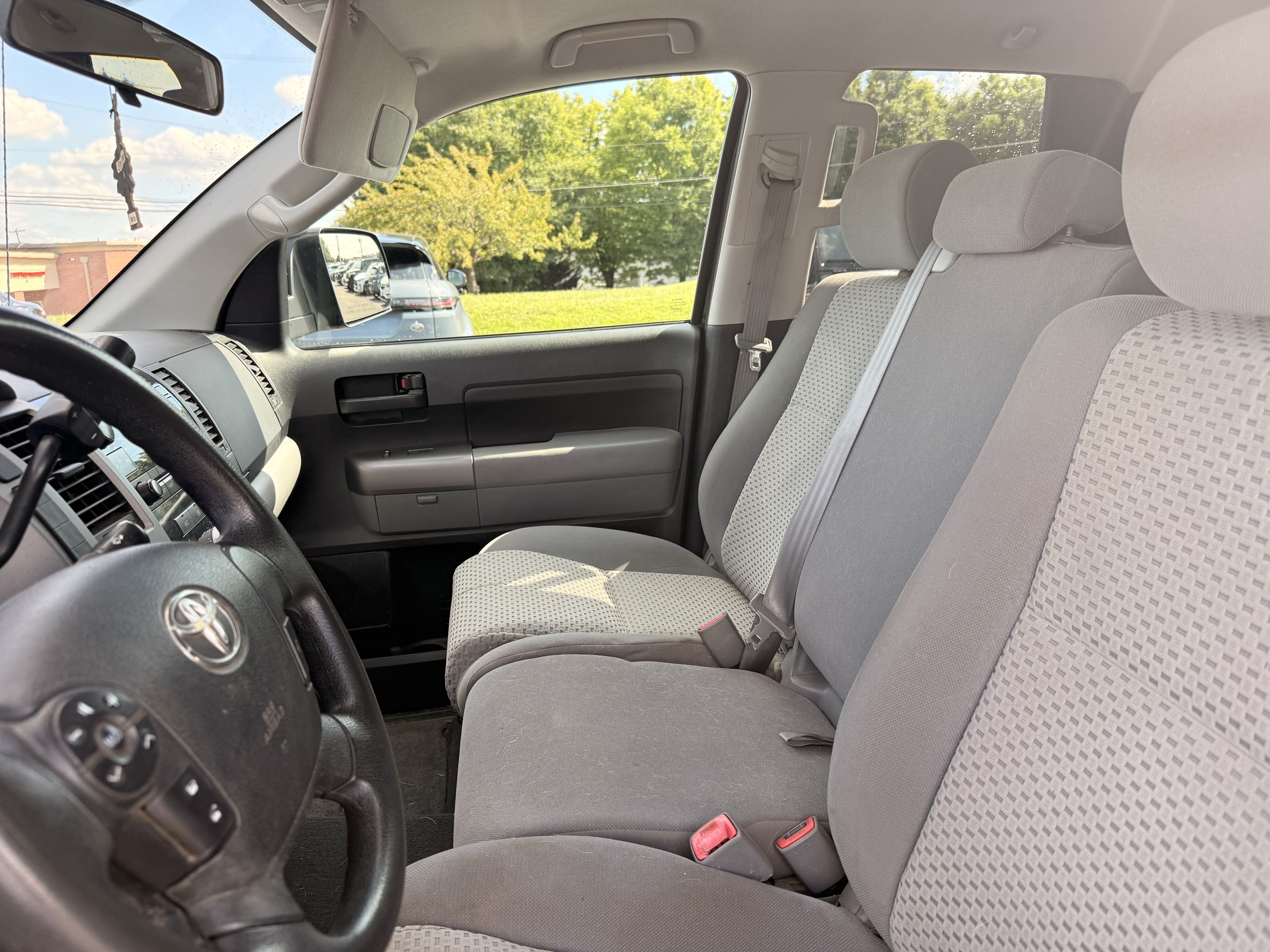 Used 2012 Toyota Tundra 4x4 Double Cab w/ Tow Pkg image 6