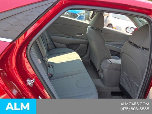 Used 2024 Hyundai Elantra SEL w/ Convenience Package FWD image 17