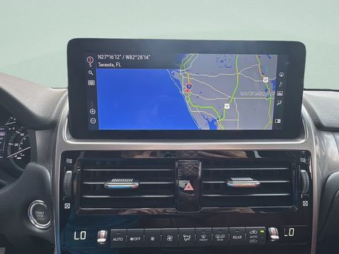 Used 2023 Lexus GX 460 Premium w/ Accessory Package AWD/4WD image 16