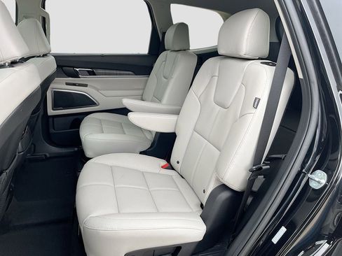 New 2025 Kia Telluride EX w/ EX Captain's Chair Package image 24