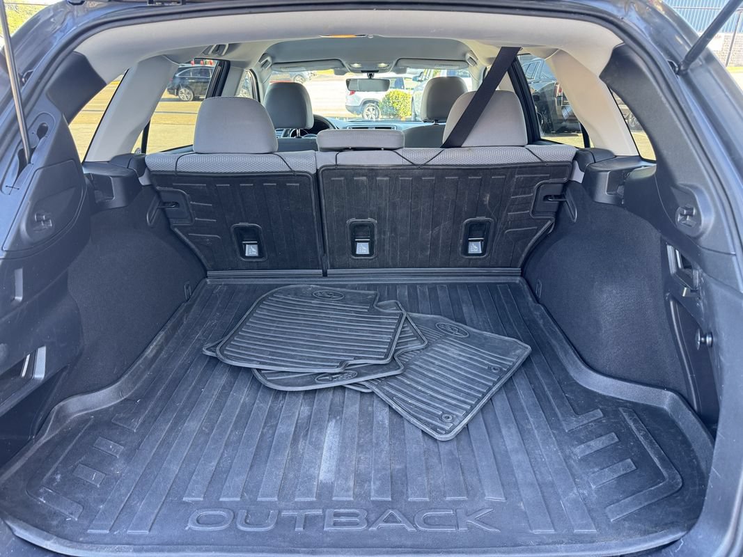 Used 2018 Subaru Outback 2.5i Premium AWD/4WD image 12