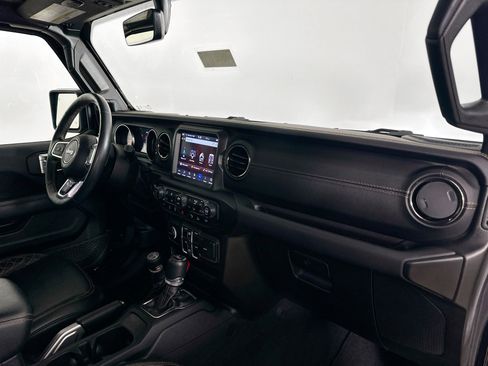 Certified 2022 Jeep Wrangler Unlimited Sahara AWD/4WD image 35