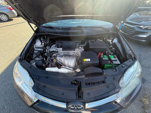 Used 2017 Toyota Camry SE image 33