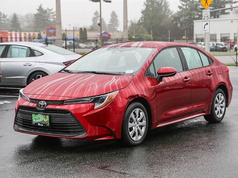 Used 2023 Toyota Corolla LE image 4
