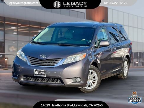 Used 2011 Toyota Sienna XLE w/ XLE Navigation Pkg image 1