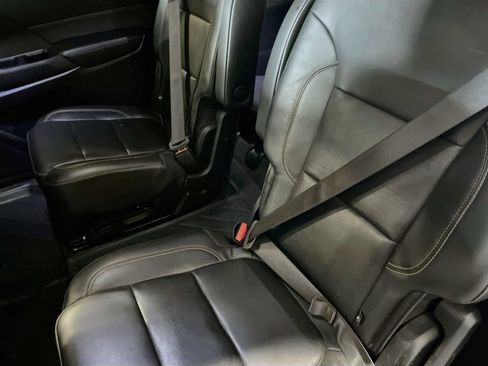 Used 2021 Chevrolet Traverse LT AWD/4WD image 23