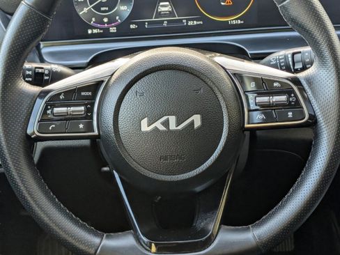 Certified 2025 Kia Seltos SX w/ SX Sunroof Package image 35