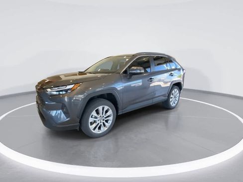 Used 2025 Toyota RAV4 XLE Premium w/ Weather Package AWD/4WD image 4