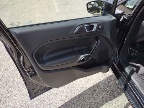 Used 2014 Ford Fiesta Titanium FWD image 11