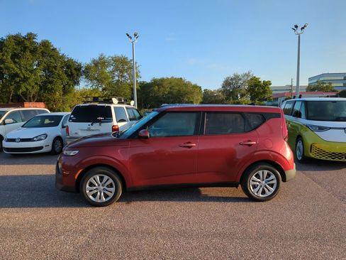 Used 2022 Kia Soul LX image 2