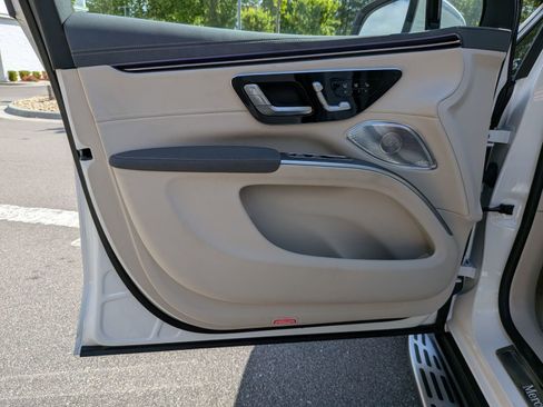 Used 2023 Mercedes-Benz EQS 450+ SUV image 12